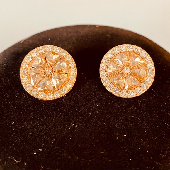 Glamourous Gold Crystal Necklace Set - Picture 2 of 3